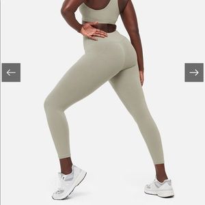 MATE The Label Sage Leggings SIZE MEDIUM